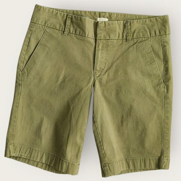 J. Crew Shorts Women's Sz 2 Olive Green Frankie Chino Khaki Bermuda 8" Inseam - Picture 1 of 7